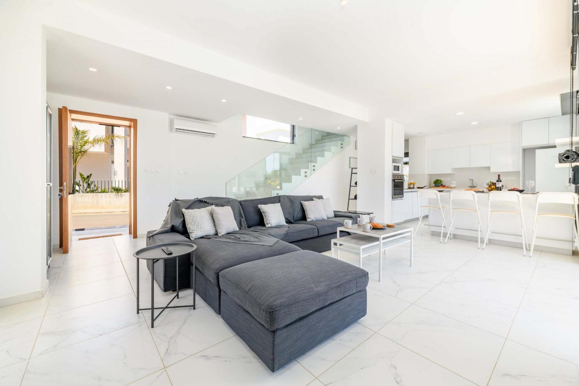 By The Beach - Royal Sapphire Villa Protaras Extérieur photo